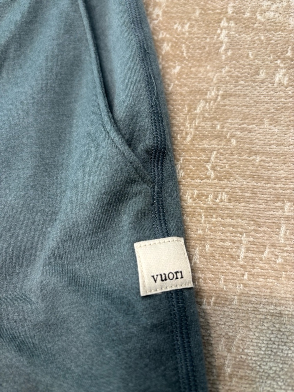 Vuori Performance Joggers Small Blue Gray DreamKnit Soft Stretch EUC - Picture 7 of 13